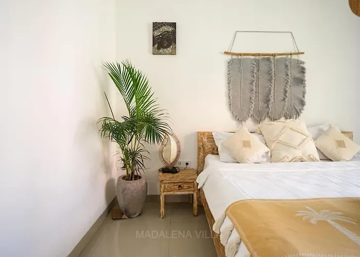 Madalena 4br Family W Pool Walk To & Cafe Villa
