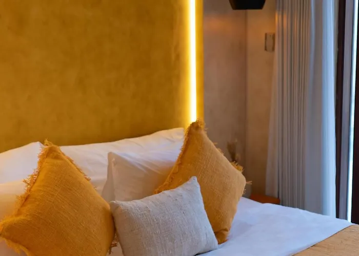 Madalena 4br Family W Pool Walk To & Cafe * تْشانغو